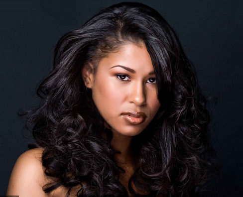 ১০০ গ্রাম প্রাকৃতিক কালো শরীর ওয়েভ ইন্ডিয়ান কোঁকড়ানো মানুষের চুল কোন টানেল 5A